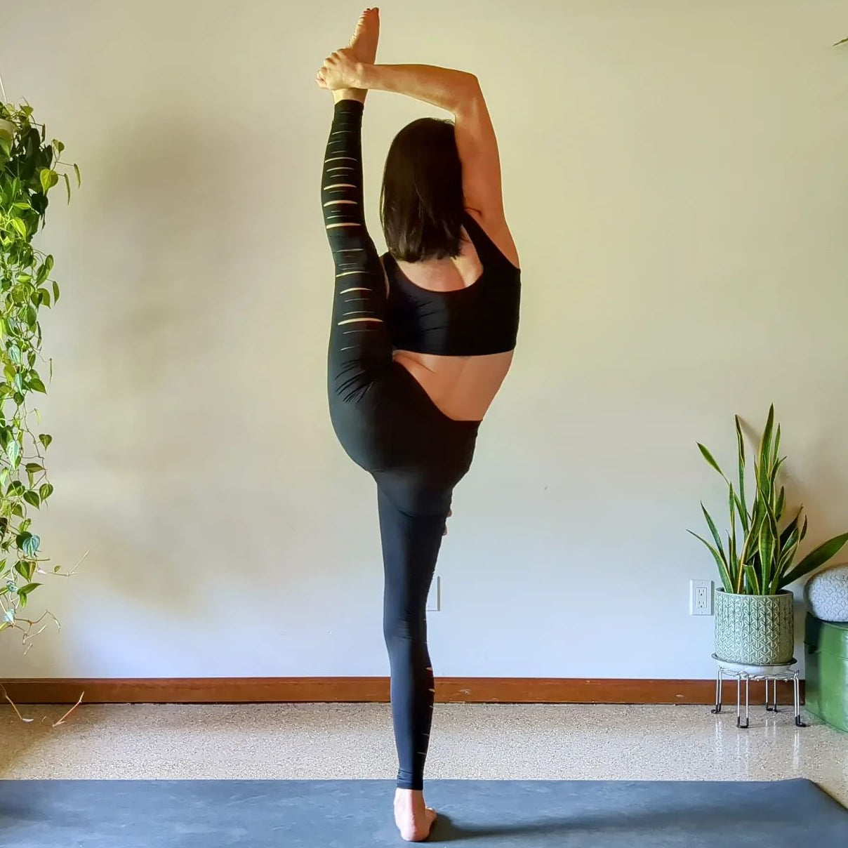 Hot Pant Leggings For Women | Quick Dry – Teeki Boutique